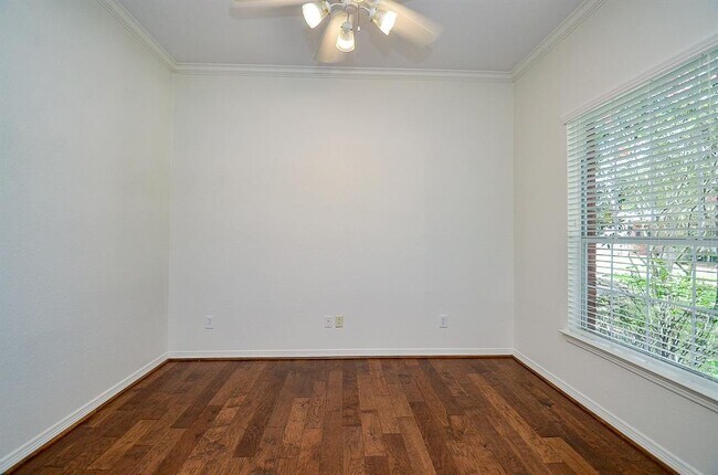 Building Photo - 7706 Bayou Green Ln
