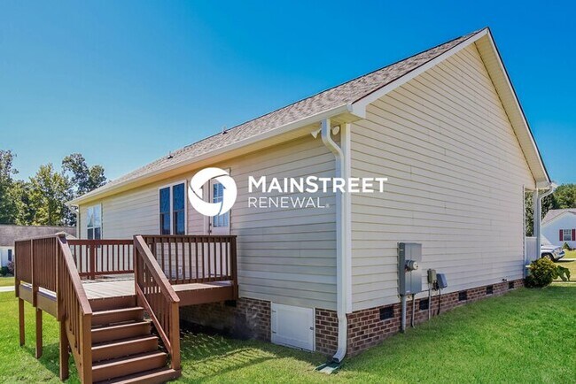 Building Photo - 3 Bedroom Pet-Friendly Home in Smithfield, NC with Main Street Renewal