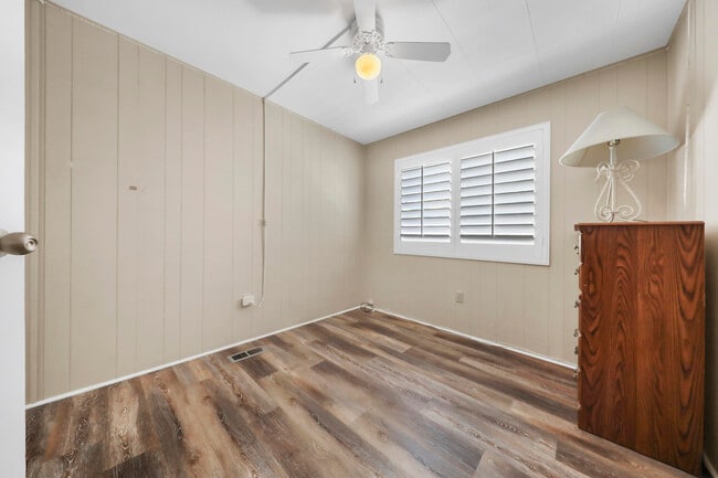 Building Photo - 74647 Azurite Cir E