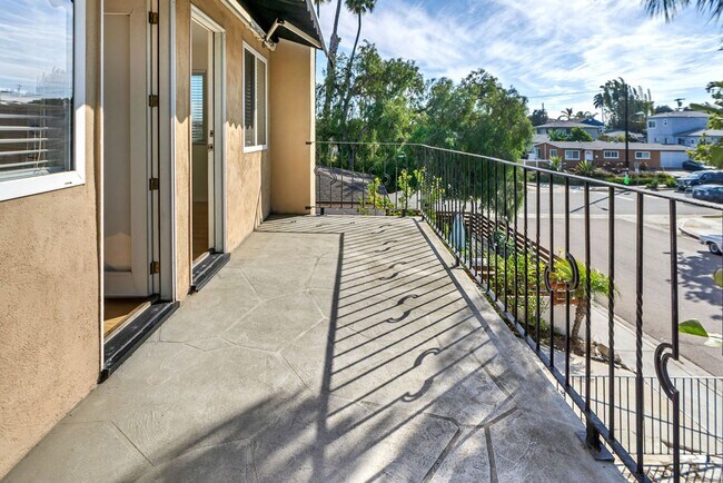 Building Photo - Great two story home in Pacific Beach close to the bay!