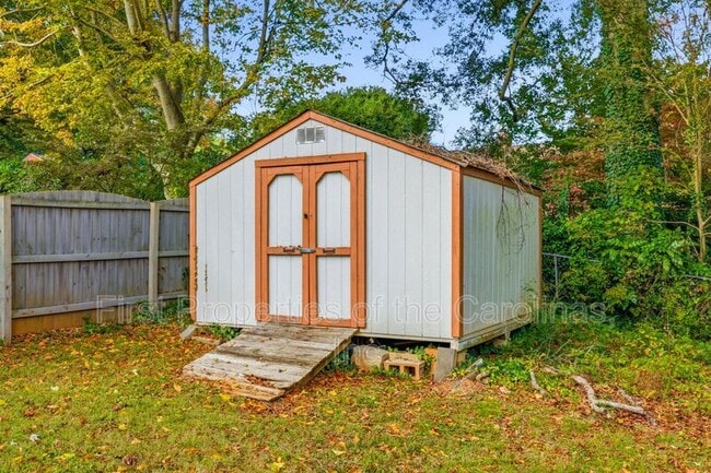 Building Photo - 810 Applegate Ct