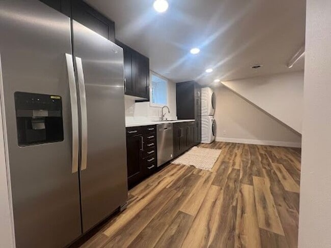 Building Photo - $2,600 | 3 Bedroom, 2 Bathroom House | Dog...