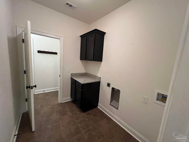 Building Photo - 4726 Pierce Ln