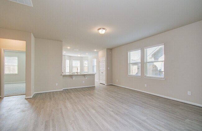 Building Photo - 8411 Beacon Bay Cir