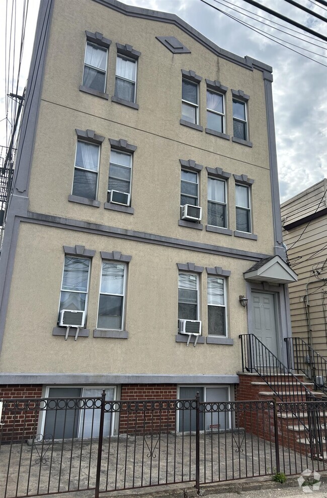 Building Photo - 503 Cator Ave