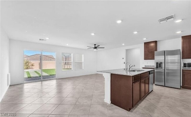Building Photo - 8106 Guadiano Ave