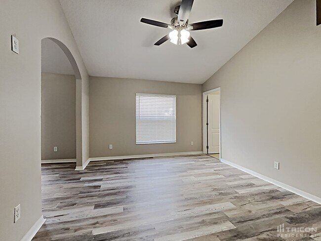 Building Photo - 133 Fern Springs St