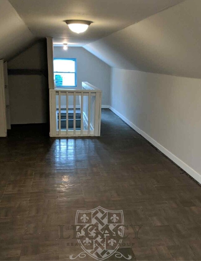 Building Photo - 1976 Loney Dr