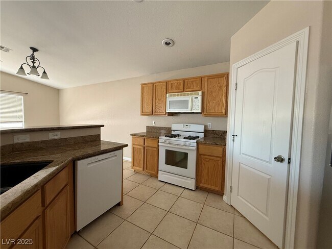 Building Photo - 6607 N Ruddock Dr