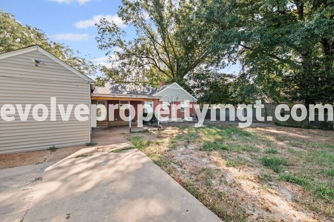 Building Photo - FULLY RENOVATED BERCLAIR RENTAL!