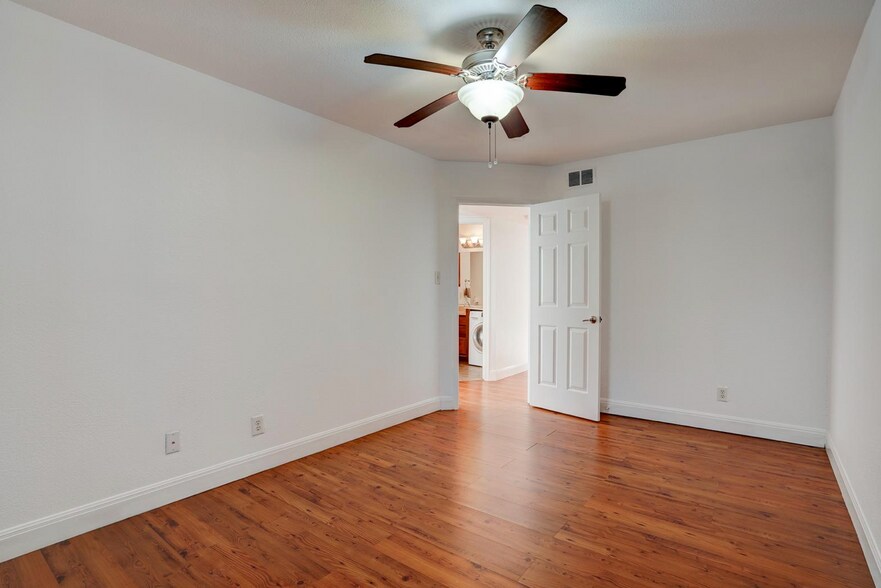 Building Photo - 4306 Avenue A