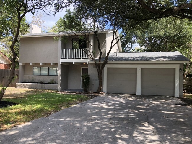 Building Photo - Beautiful remodeled two story home