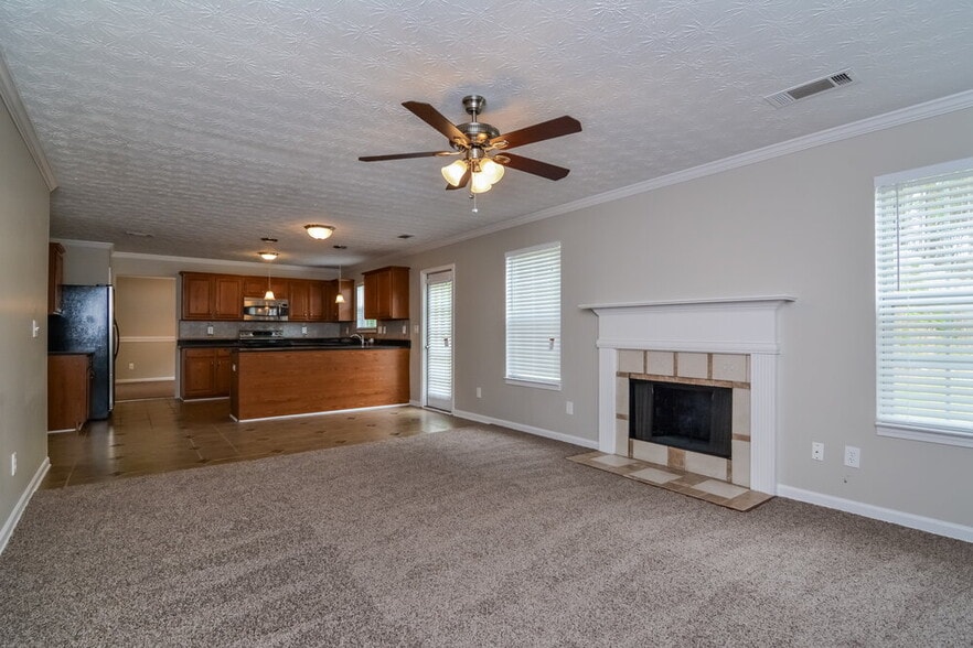 Building Photo - 3511 Hamilton Creek Trail NE