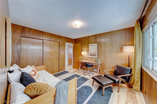 Building Photo - 1245 S 15th St