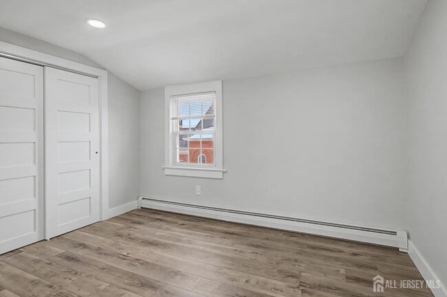 Building Photo - 61 N Main St