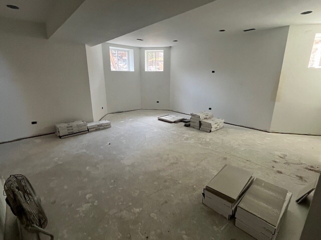 Building Photo - 3726 N Racine Ave