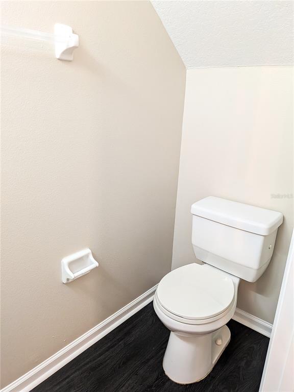Building Photo - 902 Vineland Pl