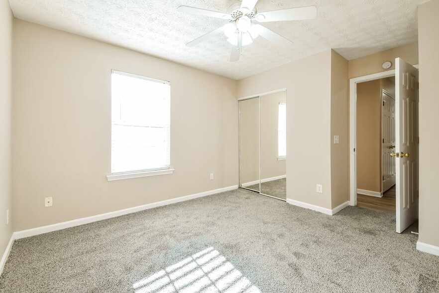 Building Photo - 270 Windcroft Ln NW