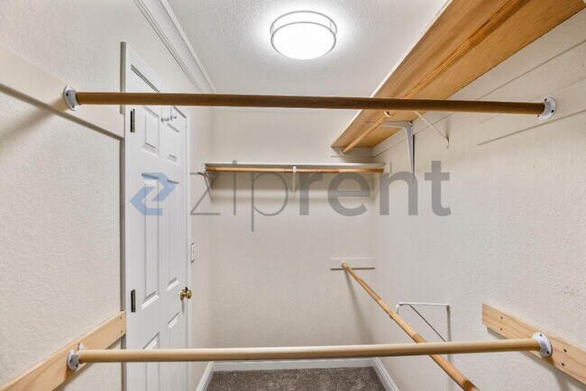 Building Photo - 1366 Jayhawk Ln