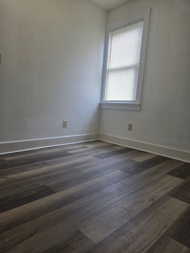 Building Photo - 3746 W 39th St