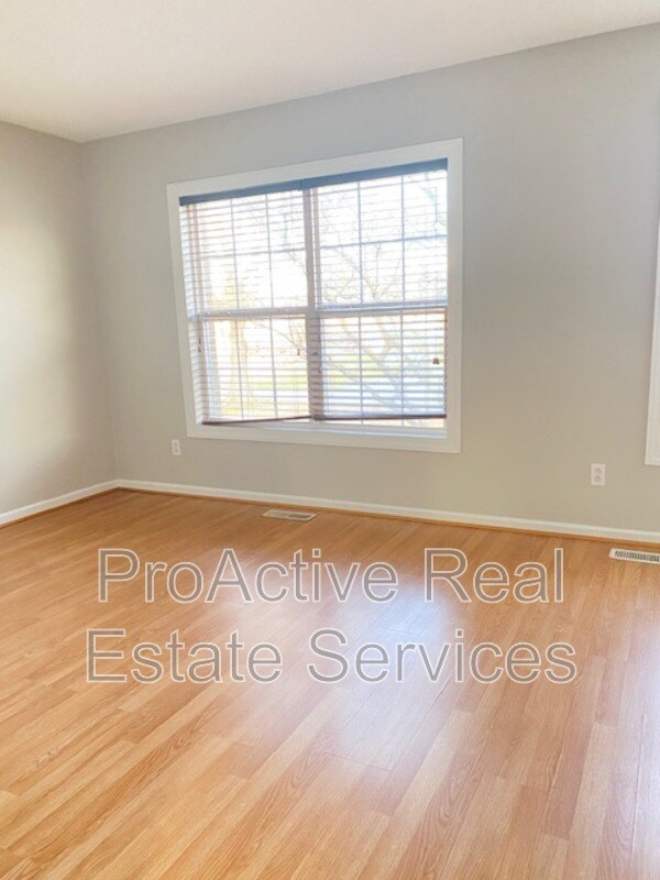 Building Photo - 1321 Ruddy Oak Ct
