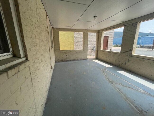 Building Photo - 32 Franklin St