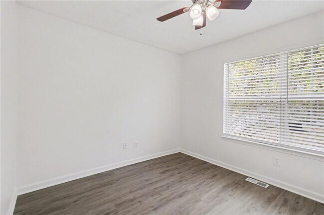 Building Photo - 7797 Mountain Creek Way