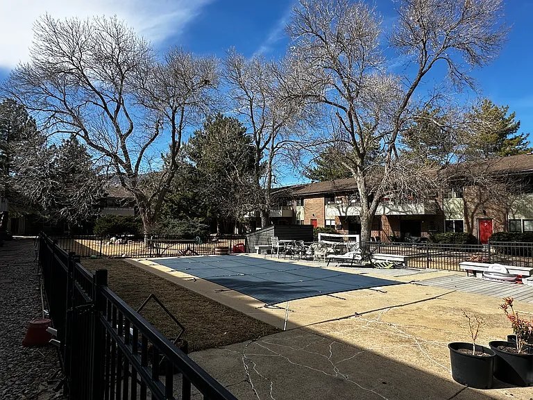 Building Photo - 1895 Alpine Ave.