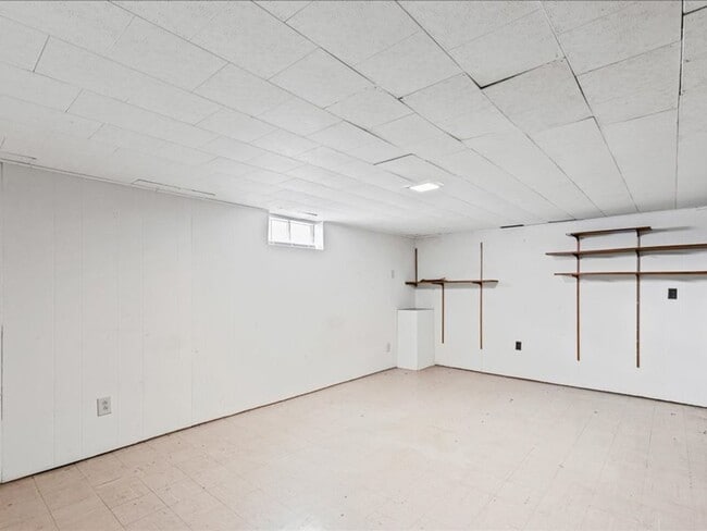 Building Photo - Spacious 3-Bedroom Home with Oversized Garage Space!