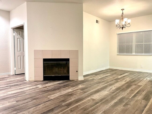 Building Photo - Its has that WOW Factor! Great Location and Spacious 3 Bedroom Available Early May!