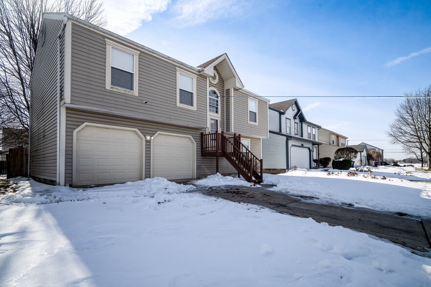 Building Photo - 6069 Northbend Dr