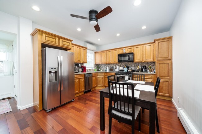 Building Photo - 67A Columbia Ave