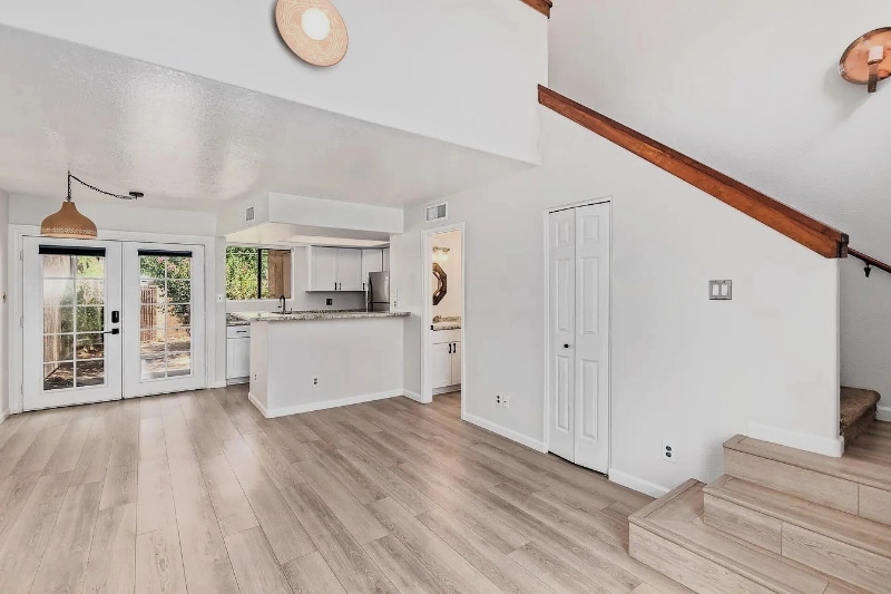 Building Photo - 1025 E Highland Ave