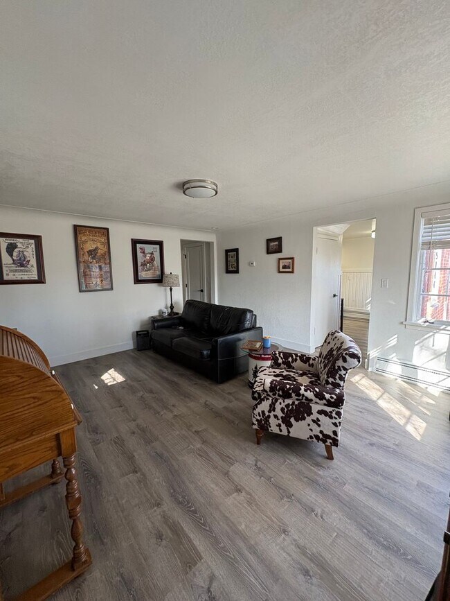 Building Photo - 514 Avenue D