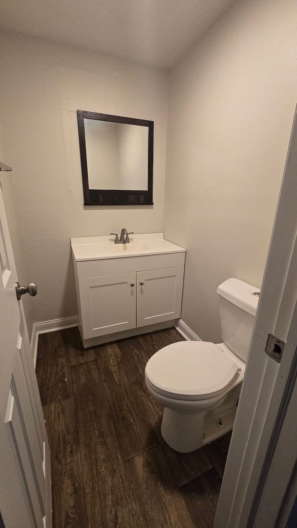 Building Photo - Spacious 4 Bed, 1.5 Bath! ($300 Off Move In Rent! Move in by 1/31!)