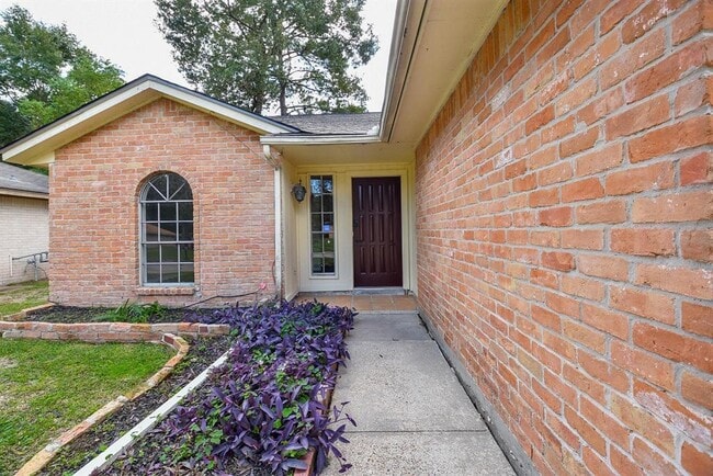 Building Photo - 2706 Foliage Green Dr