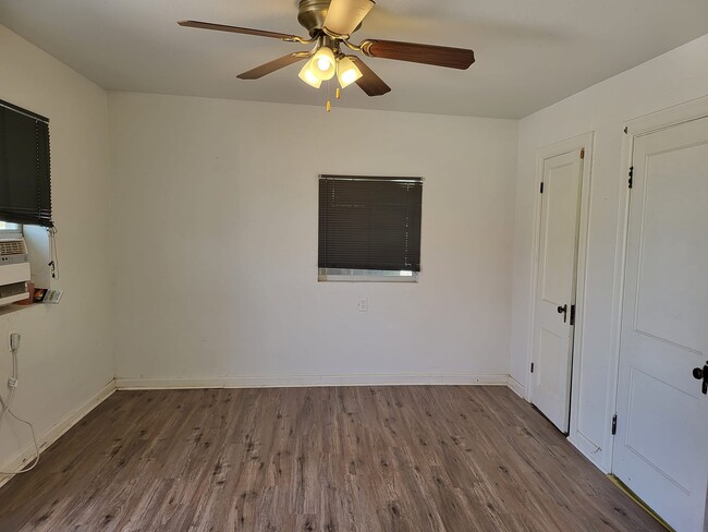 Building Photo - 1008 Runnels St