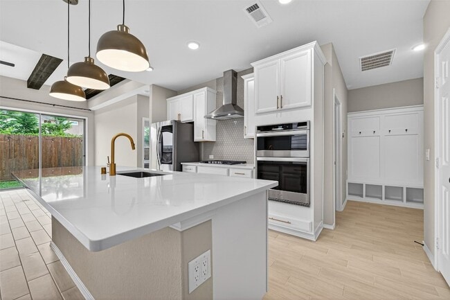 Building Photo - 4007 Delta Rose St
