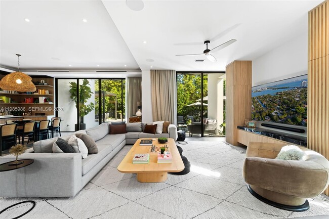 Building Photo - 8625 NE 10th Ave