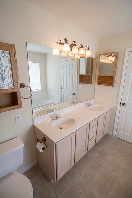 Building Photo - 4708 Manhasset Dr