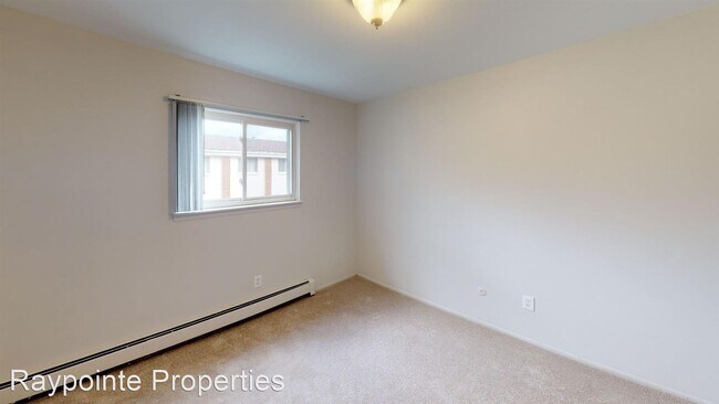 Building Photo - 2 br, 1 bath Apartment - 3210 Greenfield Rd