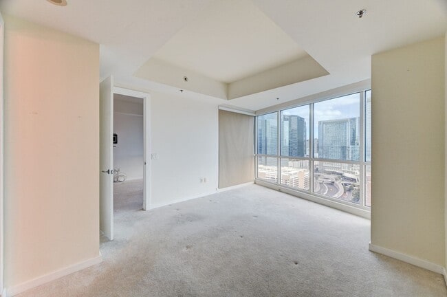 Building Photo - Panorama Towers 1