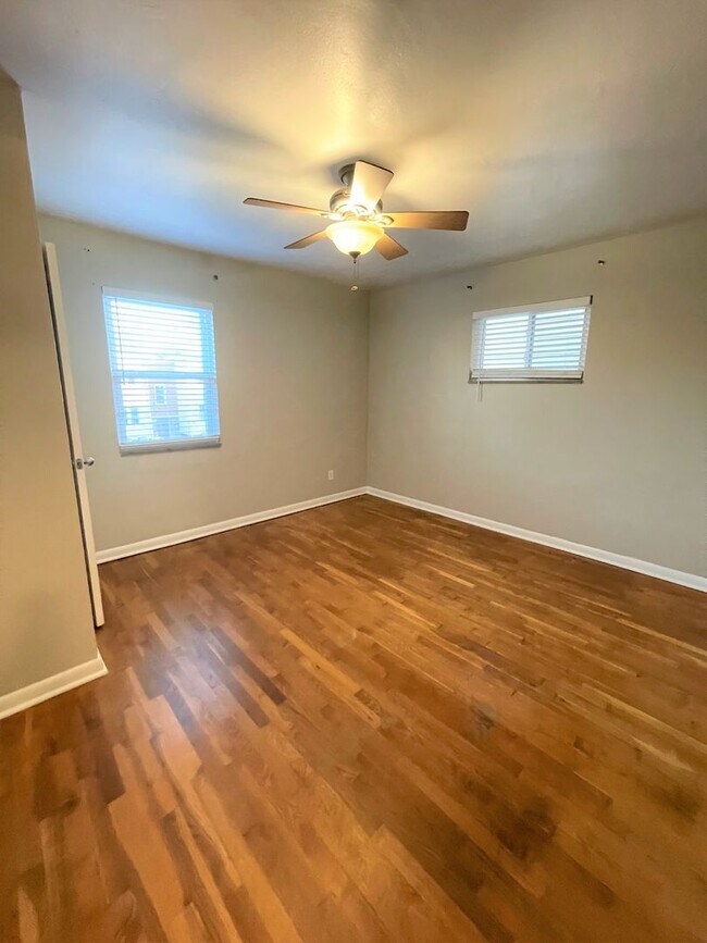 Building Photo - Clayton Ave (6521-23)