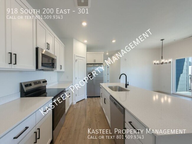 Building Photo - 918 S 200 E