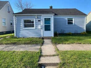 Building Photo - Beautifully rehabbed property