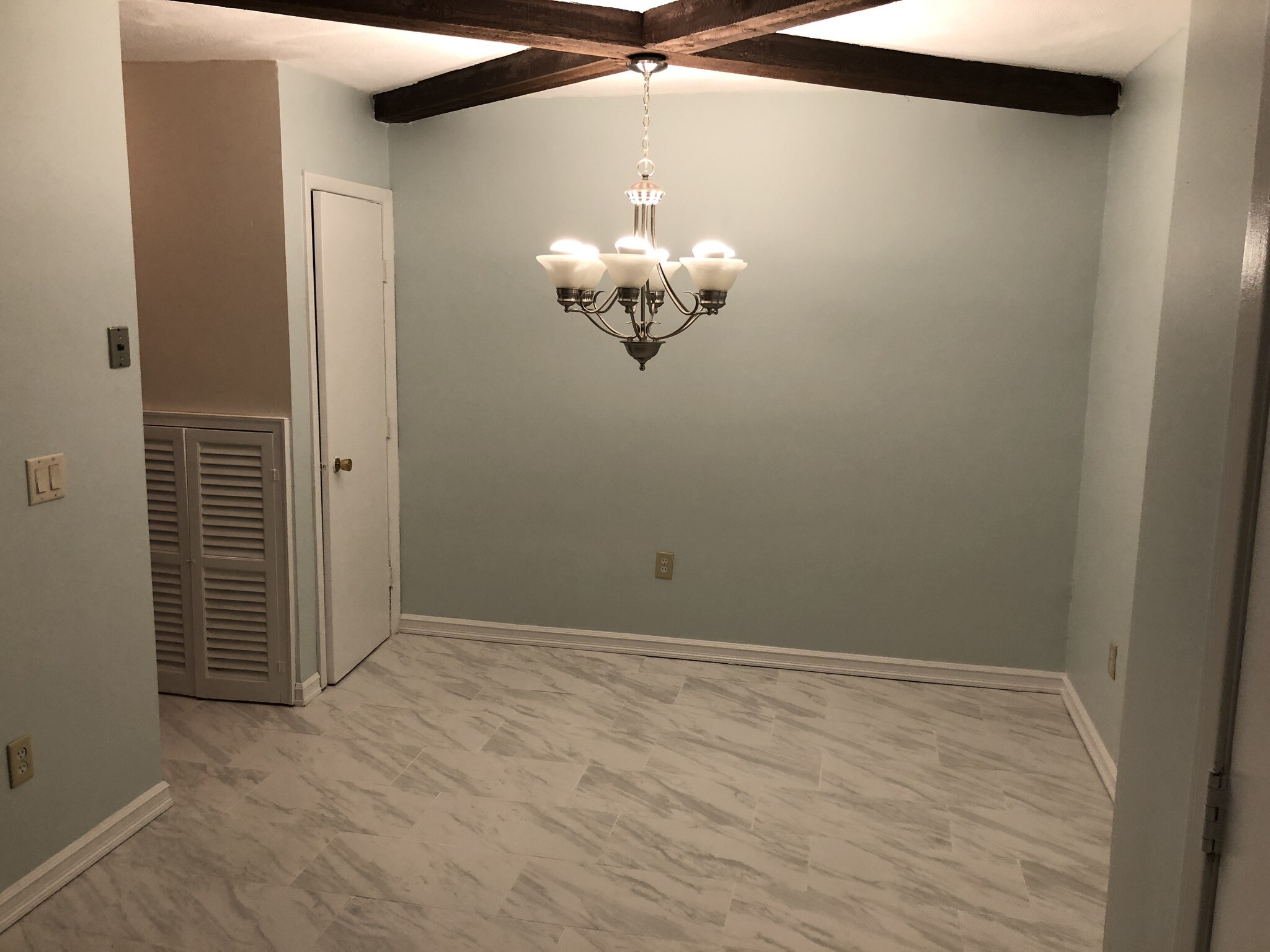 Dining room (taken a nighttime) - 107 Oak Ln