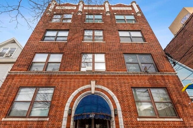 Building Photo - 427 John F. Kennedy Blvd