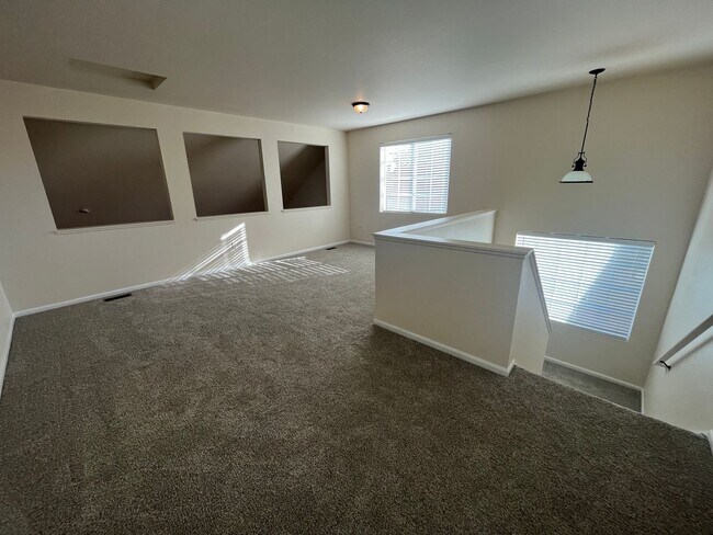 Building Photo - Beautiful Home in North East Fort Collins