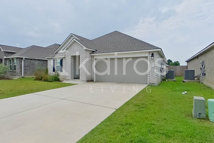 Building Photo - 410 Mango Dr