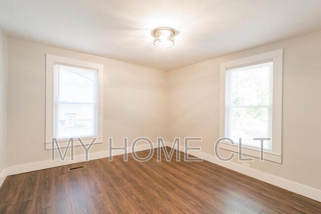 Building Photo - 1108 W Walnut Ave